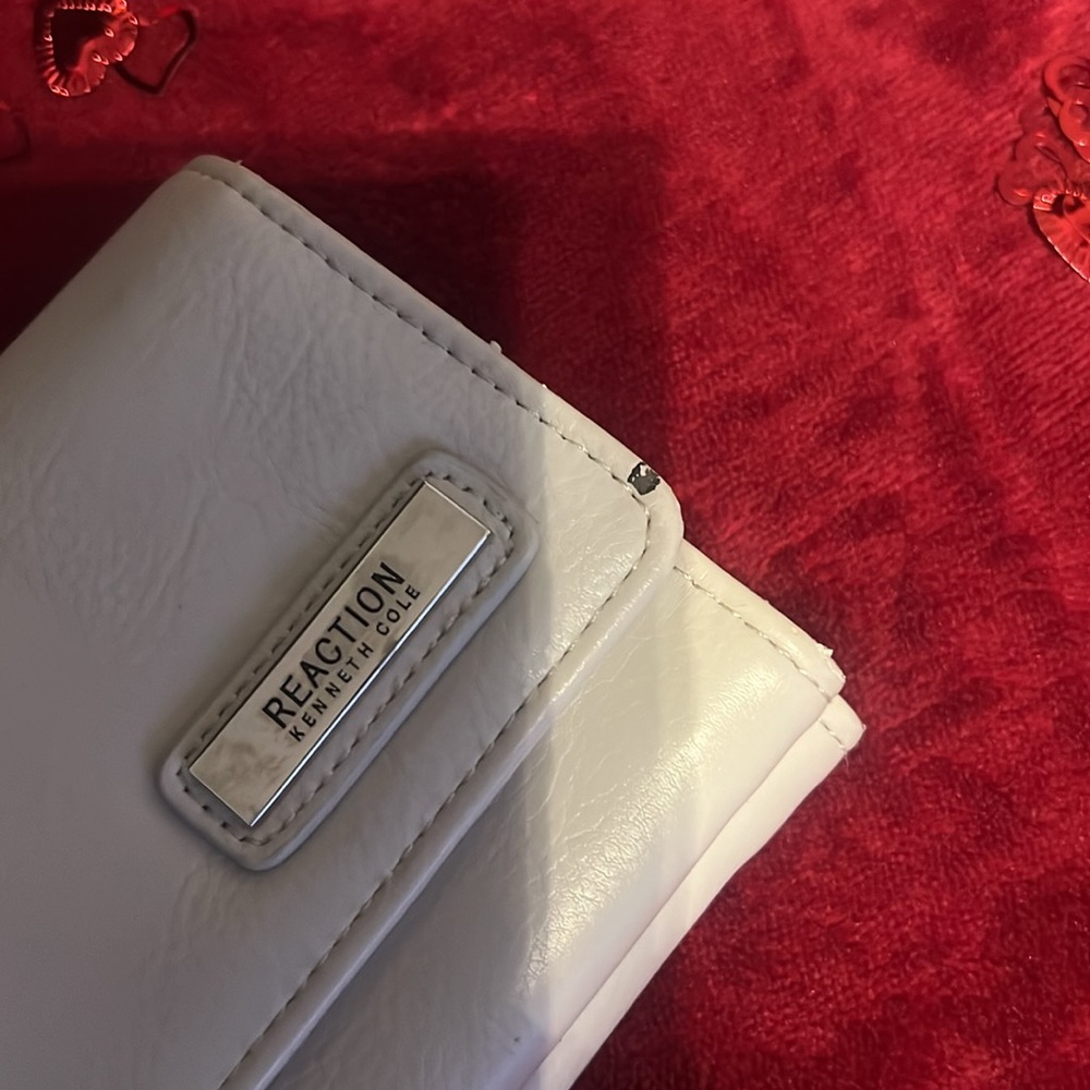 Beautiful & Spacious Wallet!! - Picture 6 of 7